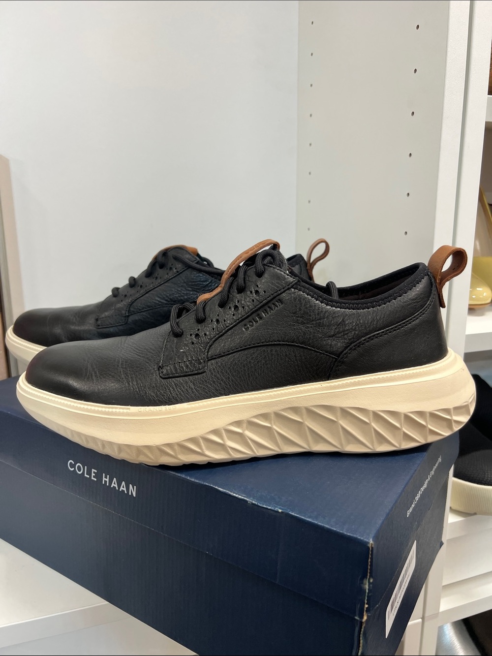🔥🔥 Cole Haan Men Black Leather Sneakers size 10.5 - Picture 3 of 9